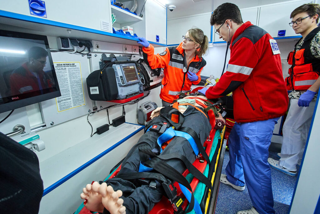 training for medical students in an ambulance 